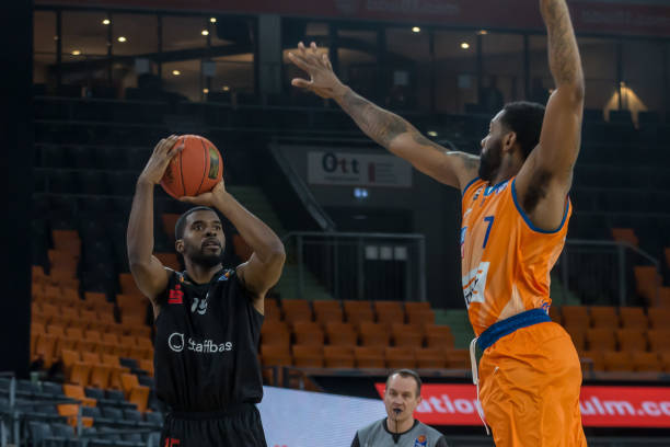 不仅帮助球 不仅帮助球